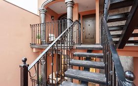 Luxury Apartments In Centro San Miguel De Allende With Rooftop & Jacuzzi
